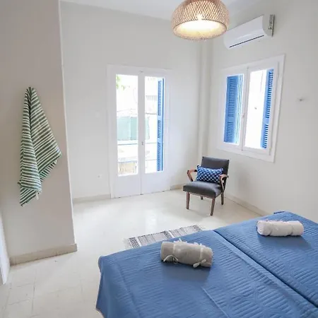 Apartment Traditional Town Garden *