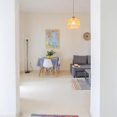 Traditional Town Garden Apartment *