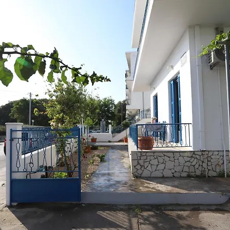 Traditional Town Garden Apartament *