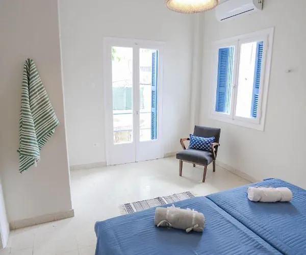 Apartment Traditional Town Garden *