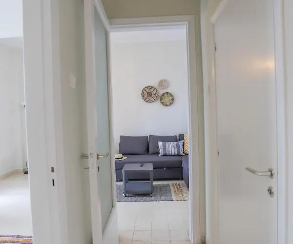 Apartment Traditional Town Garden