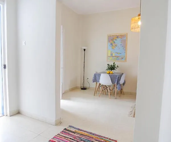 Apartment Traditional Town Garden