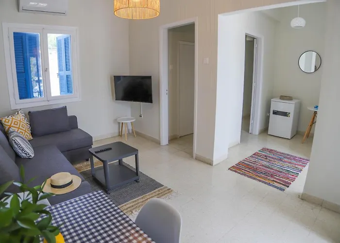 Traditional Town Garden Apartment Rhodes City