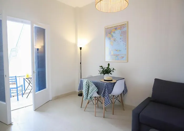 Apartment Traditional Town Garden